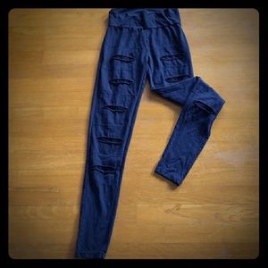 Black mesh slit leggings